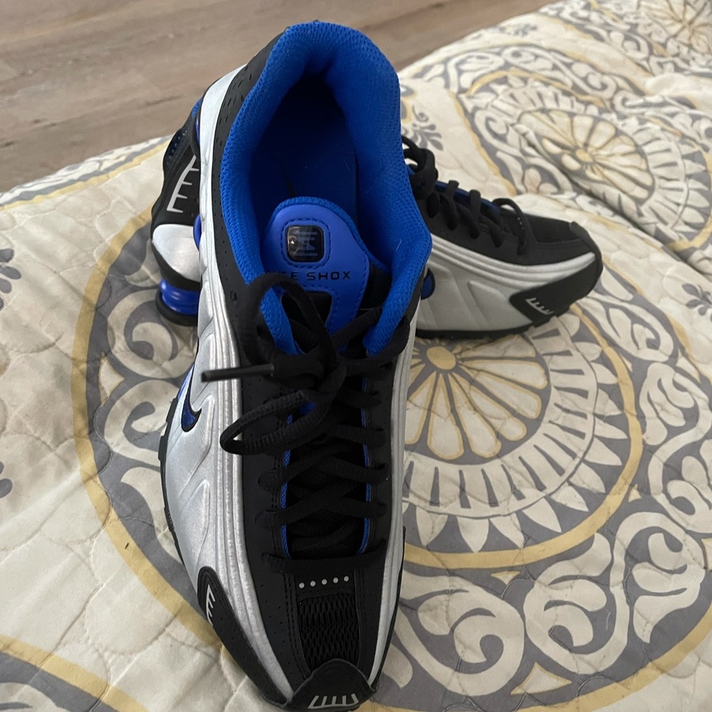 Brand new size 7 Nike Shox.